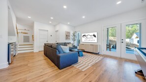 Télévision, cheminée