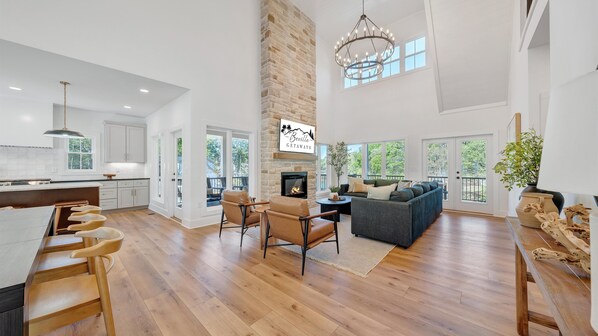 Télévision, cheminée