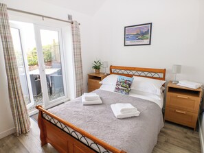 Cottage | Interior - Dairy Cottage (Whitland)