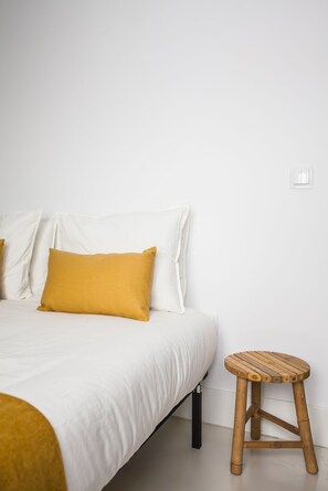 3 camere, una scrivania, ferro/asse da stiro, culla da viaggio