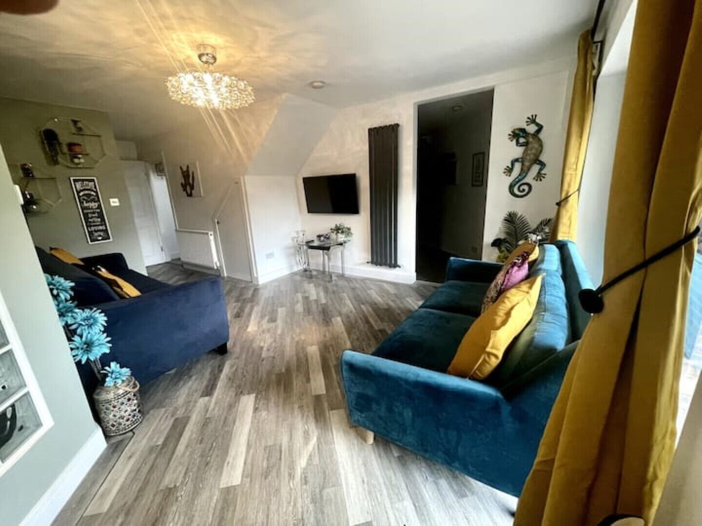 A Warm Welcoming Cosy Bungalow, 10 mins to Windsor