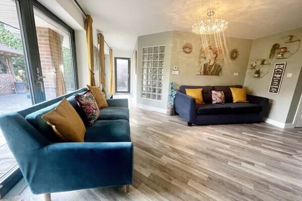 Téléviseur connecté, jeux vidéo, livres