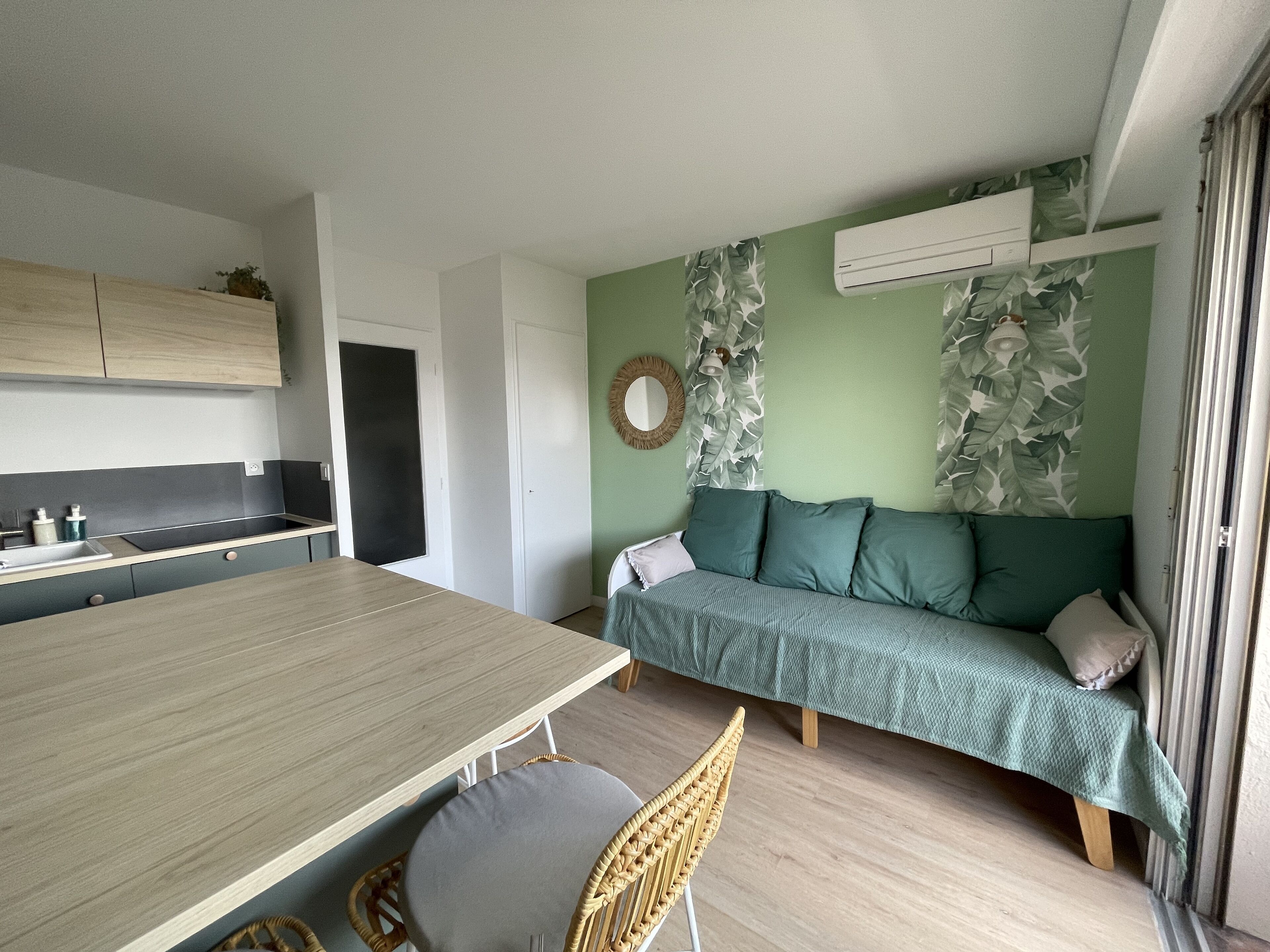 nice apartment near the beaches and the port