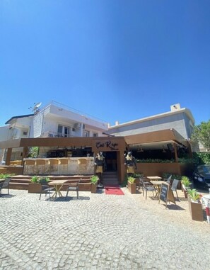 15-inch flat-screen TV with satellite channels, TV - Cat Kapi Alacati (Cesme)