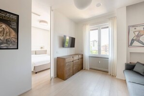 1 habitación, escritorio, tabla de planchar con plancha y wifi gratis 