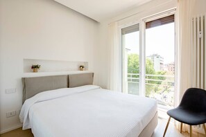 1 habitación, escritorio, tabla de planchar con plancha y wifi gratis 