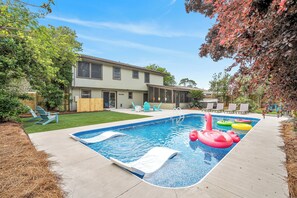 Pool - *New POOL with Sun Shelf <br>*5 beds<br>* Arcade<br>* Ping Pong<br>* Dog Friendly- Even a Doggy Door!<br>* Astro Turfed Yard<br>* 15 min to Downtown, 25 min to Pensacola Beach<br>* Kids Room with Toys, Crib, and High Chair<br>* Game Room Overlooking (Pensacola)