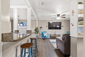 Smart TV, videojuegos, oficina