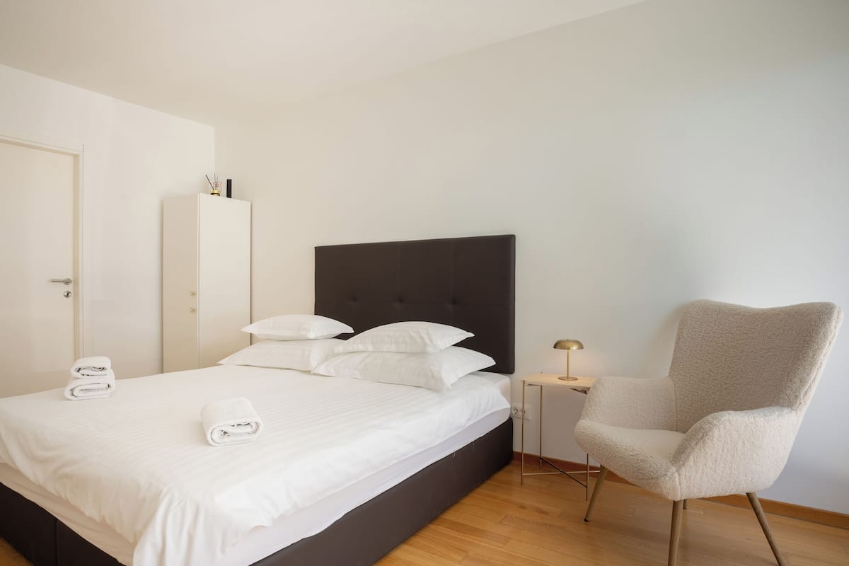 1 bedroom, soundproofing, iron/ironing board, free WiFi