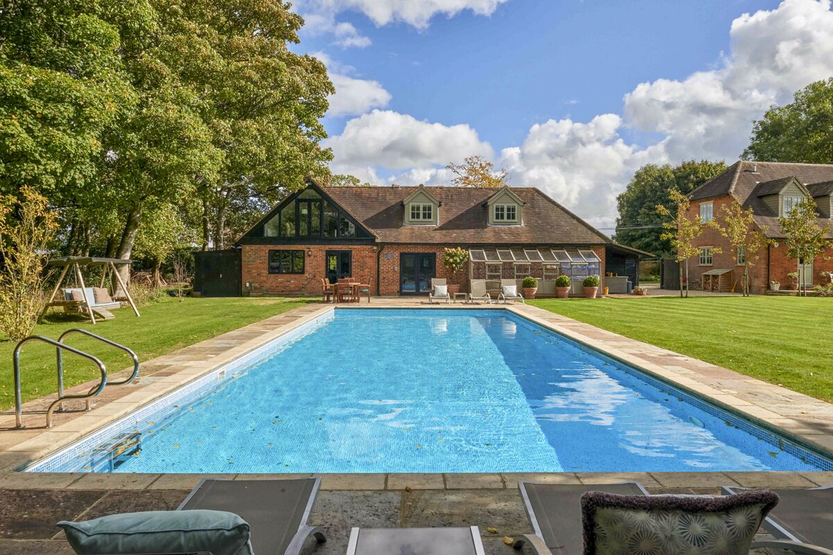 Langley Park - Seven Bedroom Villa, Sleeps 12