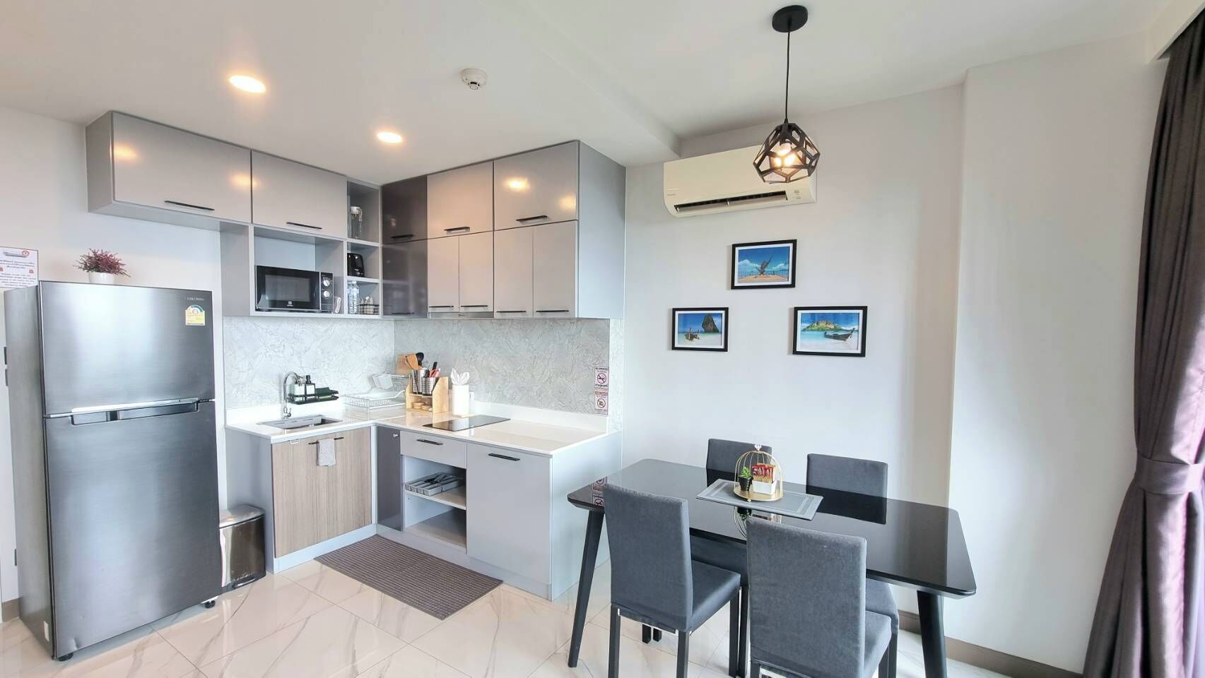 Apartment, 1 Bedroom, Accessible, Balcony | Dining room