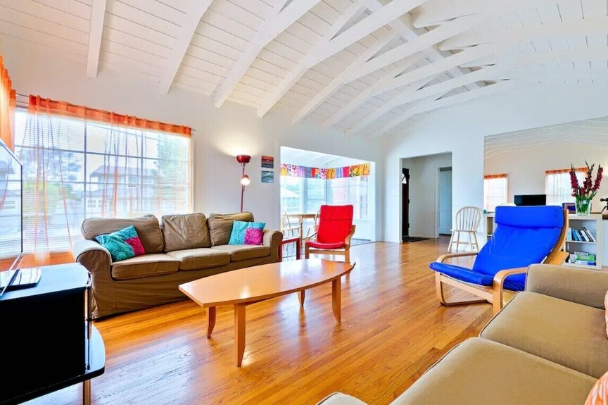 Great Pet Home Fenced Yard/walk To Beach/village - San Diego, CA
