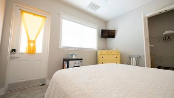 1 habitación, tabla de planchar con plancha, wifi y ropa de cama