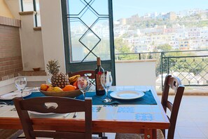 Ferienhaus, 3 Schlafzimmer, Raucher, Balkon | Speisen