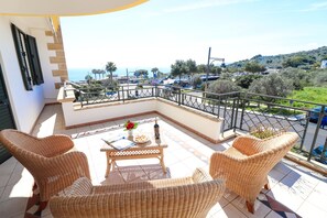 House, 3 Bedrooms, Smoking, Balcony | Property grounds - Casa La Perla in Castro sea View (Castro)