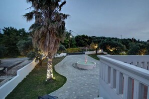 Property grounds - Mabech Villa (Pirgos Psilonerou)