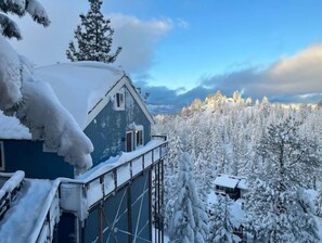 Exterior - Lovely 2 Bedroom Condo w/Fireplace By Heavenly (Stateline)