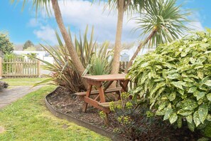 Outdoor dining - Bois d'amour - Piscine - Terrasse (Dinard)