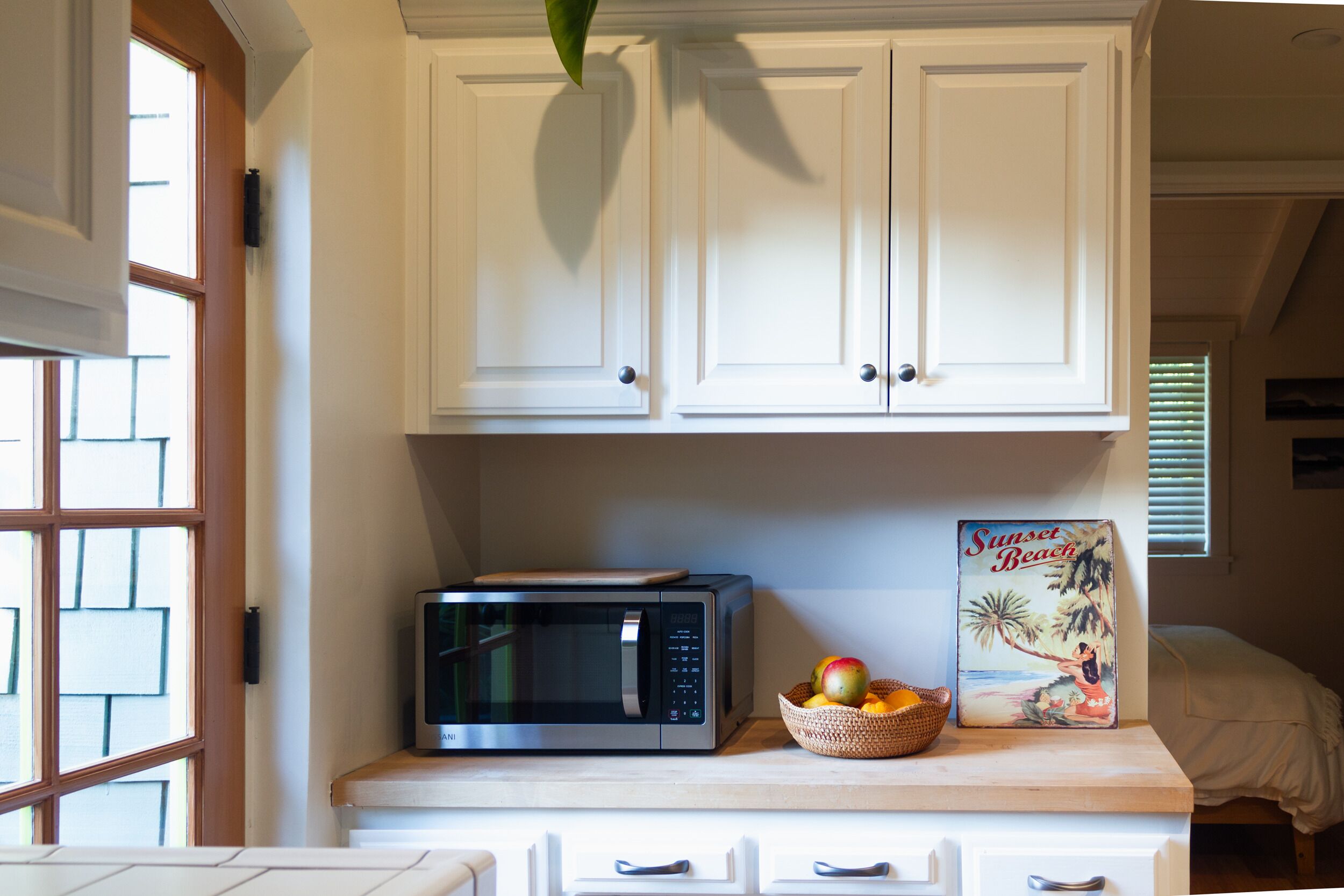 cozy bungalow 2 blocks to beach 