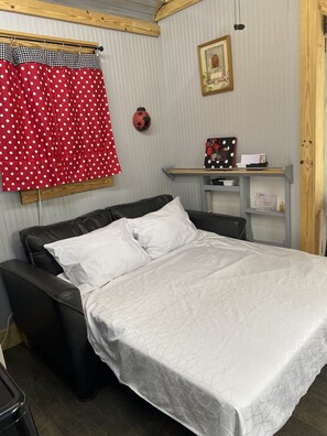 1 slaapkamer, een bureau, gratis wifi, beddengoed