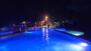 Piscine extérieure, piscine chauffée