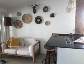 Interior - 2-Pool, Ocean-View, BBQ, and Games! (Parede)