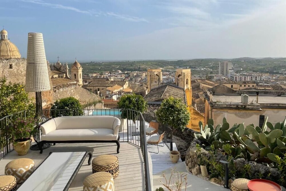 Aria Rooms & Terrace