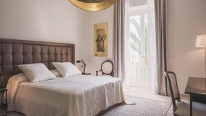 Deluxe Room | Hypo-allergenic bedding available, memory foam beds, minibar - Aria Rooms & Terrace (Noto)