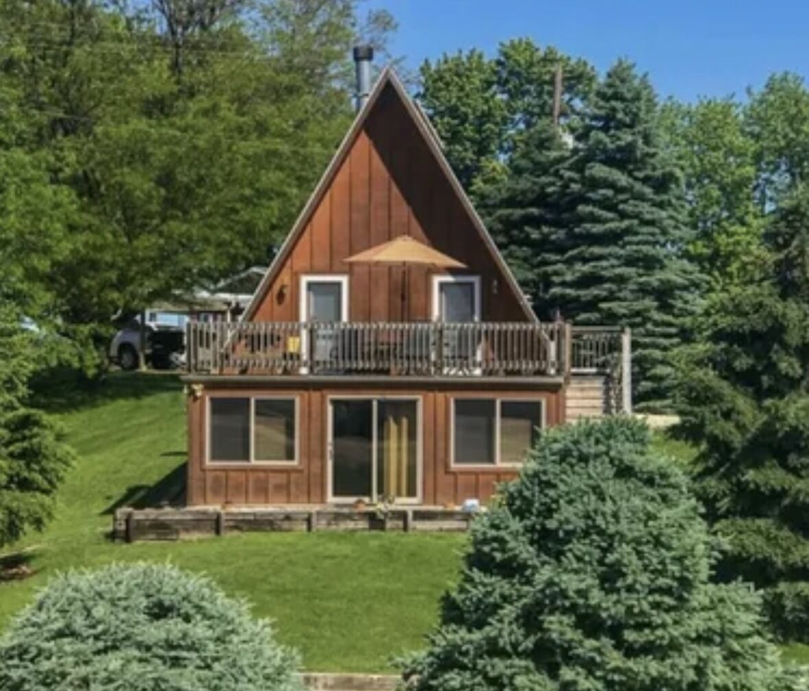 Cozy A Frame Cabin (Buckel Lodge Taylar Manor)