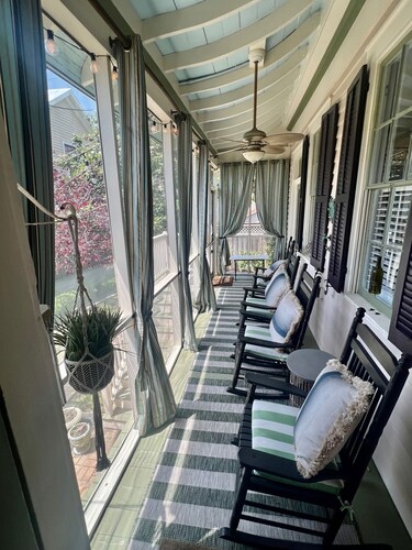 Pamela's Paradise! East End Historical Home