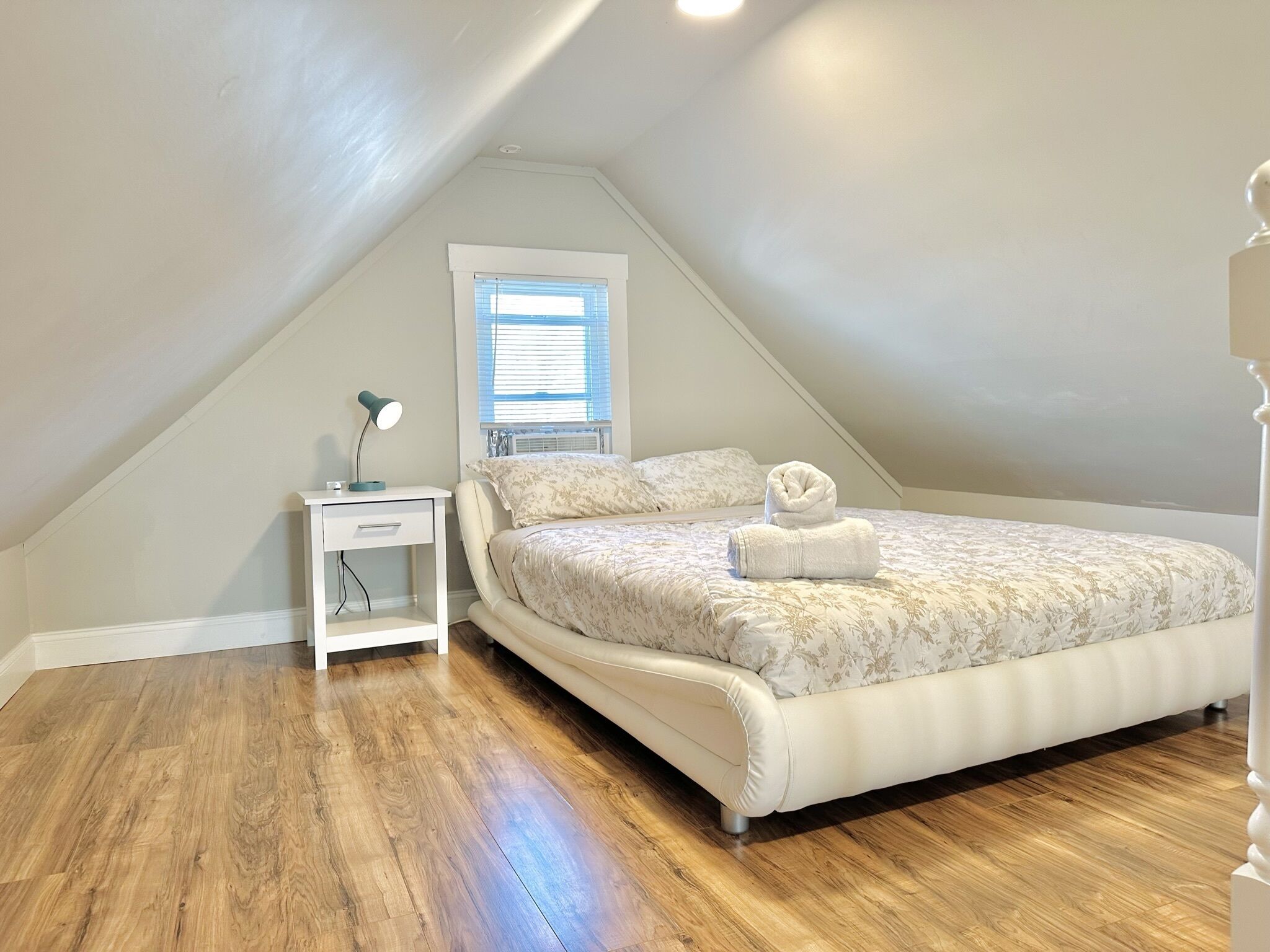 Beautiful Home near Light House Beach