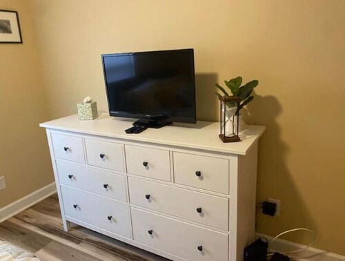 Comfy Townhome~ Modern Farmhouse with Full Office!