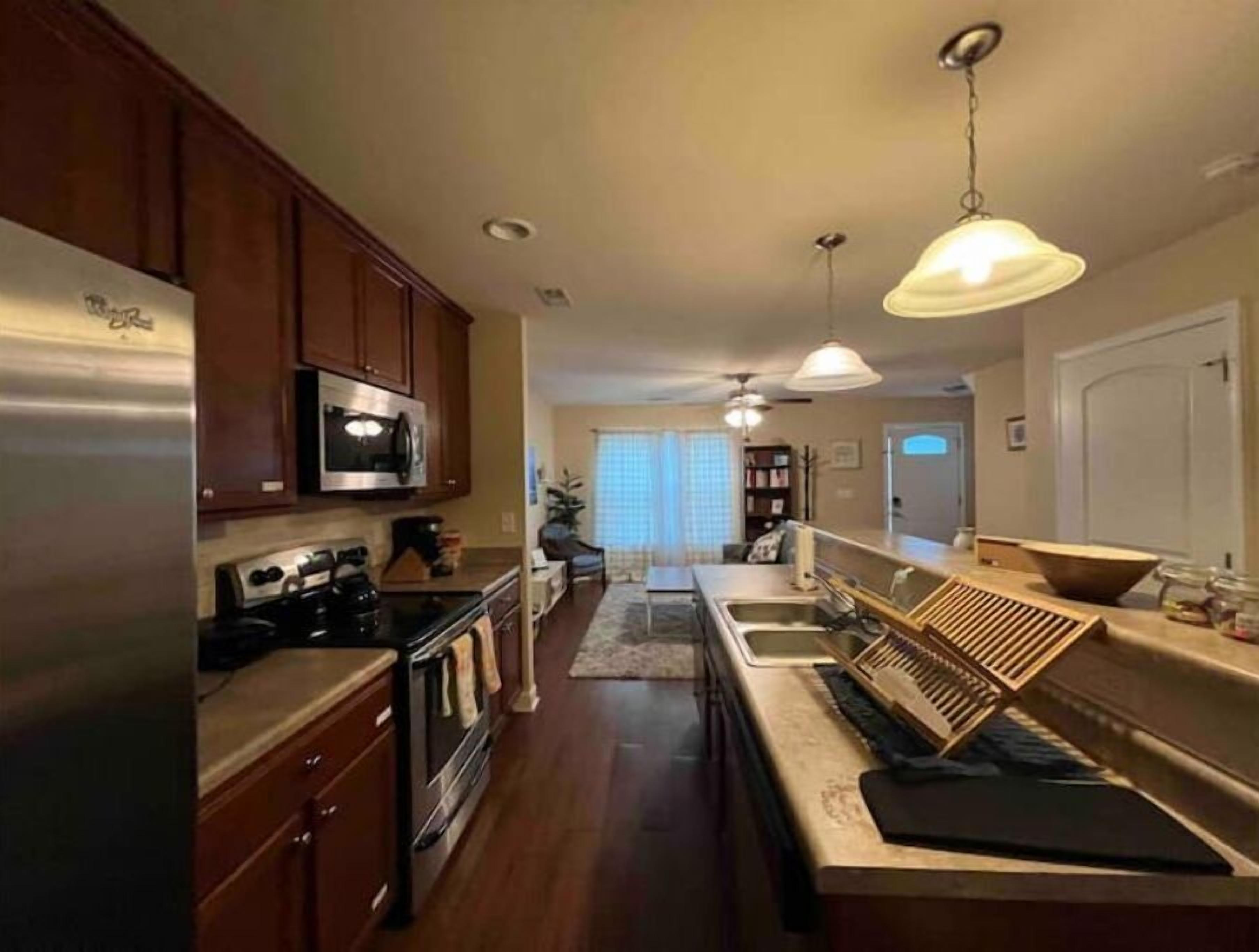 Refrigerador, licuadora y comedor 