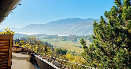 Rustic Cottage by Gran Sasso: Steps away from Amazing Hiking Trails