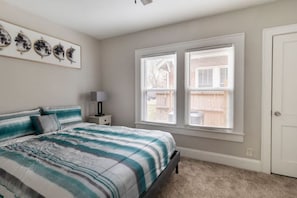 3 bedrooms - Cozy, charming near Downtown (Greensboro)
