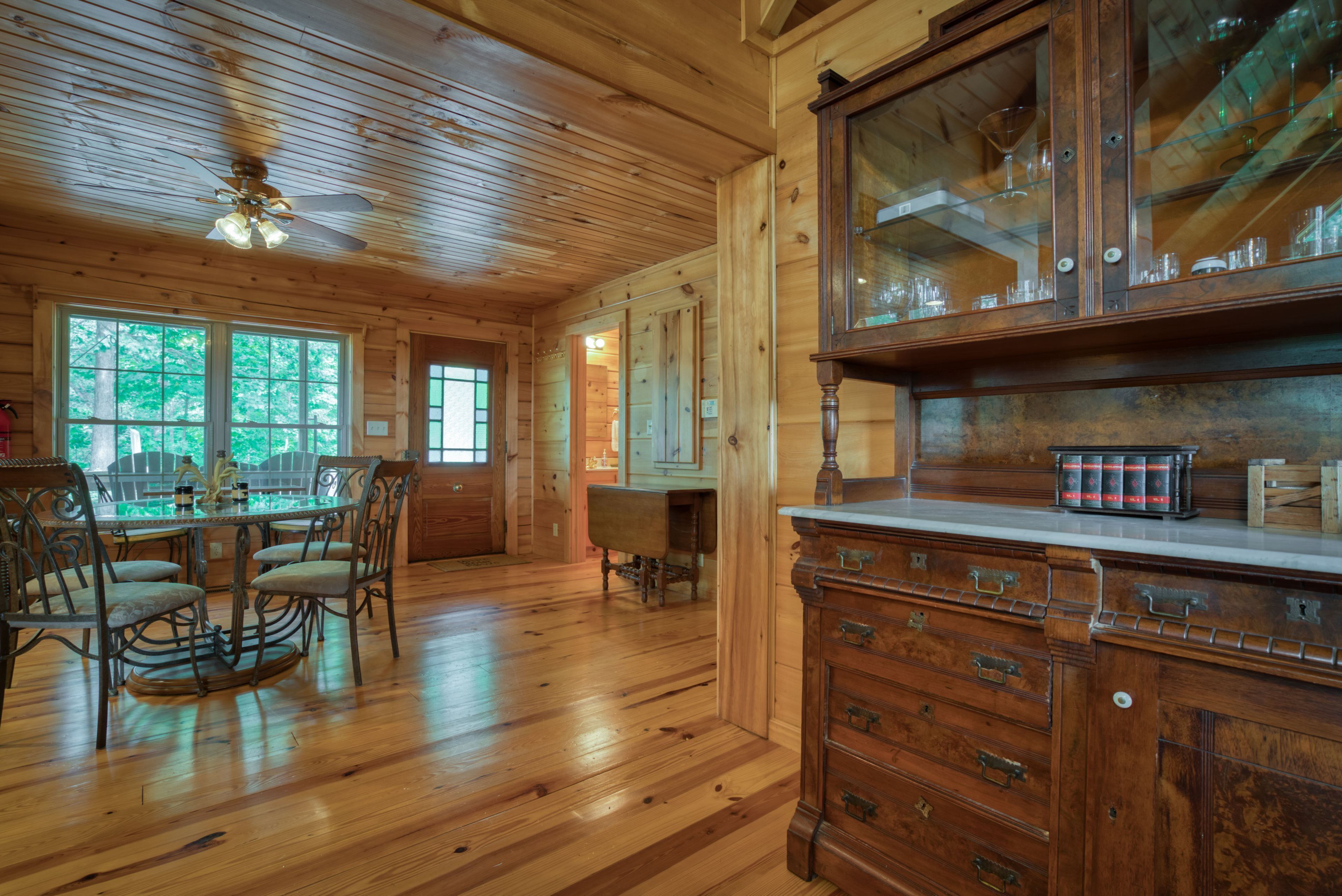 Gorgeous Cabin - Mountain Views - Outdoor firepit