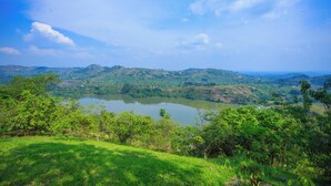 Unclassified image, 5 of 13, button - lake mwamba lodge (Fort Portal)