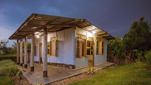 Unclassified image, 3 of 13, button - lake mwamba lodge (Fort Portal)