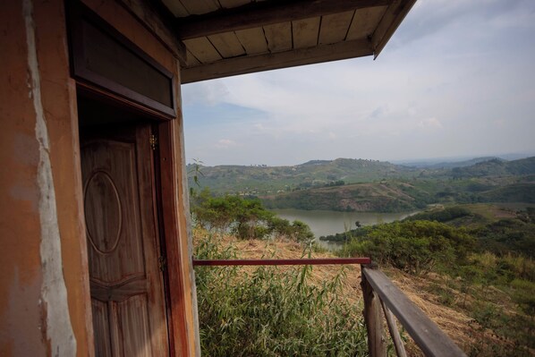 Terrace/patio - lake mwamba lodge (Fort Portal)