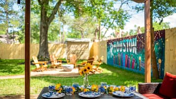 Outdoor dining