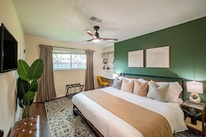 3 bedrooms, desk, iron/ironing board, WiFi