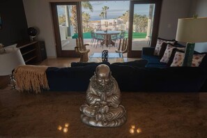 Smart TV, computer monitors