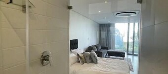 Contemporary Bachelor Apartment