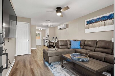 2 Bed Townhouse * Fenced Yard * Dog Friendly * Fox Den C