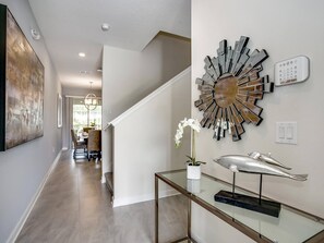 Apartamento, 4 habitaciones, piscina privada | Entrada al alojamiento