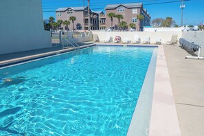 Ulkouima-allas, lämmitetty uima-allas