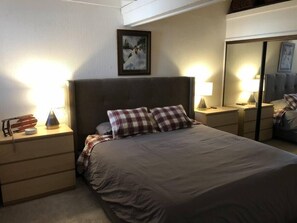 3 bedrooms, iron/ironing board, WiFi, bed sheets - Updated 3Br/3Ba with Panoramic Views. Only Steps to Canyon Lodge! (Mammoth Lakes)