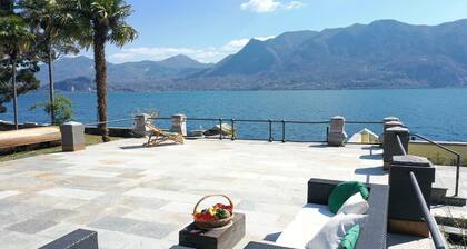 Fiorina charming villa with private beach