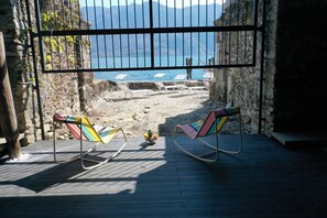 Terrace/patio - Fiorina charming villa with private beach (Ghiffa)