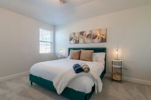 4 chambres, coffres-forts dans les chambres, bureau